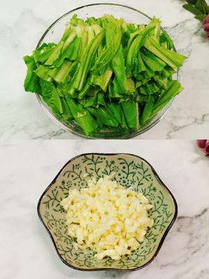 清爽不油腻！减肥减脂的蒜蓉油麦菜，超好吃！的做法 步骤1