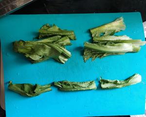炒油麦菜（蒜蓉油麦菜）的做法 步骤2