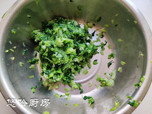 荞麦小油菜卤肉包子的做法 步骤4