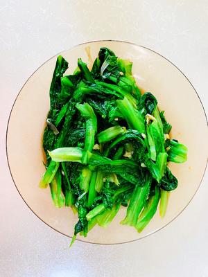 吃不够的蚝油蒜蓉油麦菜By琨琨小厨（附超百搭的炒青菜配方）的做法 步骤3