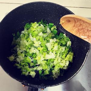 有手就会做的～电饭煲香肠菜饭～(咸肉菜饭)的做法 步骤5