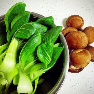 香菇油菜豆干水饺的做法 步骤1