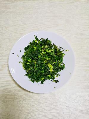 简单美味的荠菜炒鸡蛋真香还鲜，不用焯水哦！的做法 步骤5