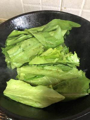只需两种食材不需任何调料厨房小白也能做出的豆豉鲮鱼油麦菜的做法 步骤6