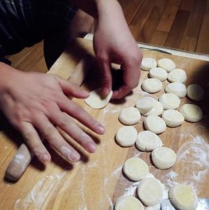 荠菜鲜肉饺子的做法 步骤13