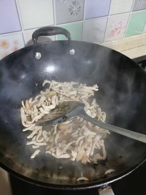 肉丝荠菜炒年糕的做法 步骤8