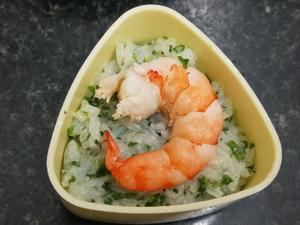 荠菜虾仁饭团的做法 步骤7