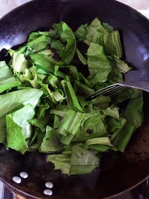 素食亦美味 ?5分钟搞定一个菜『黑豆豉炒油麦菜』的做法 步骤3