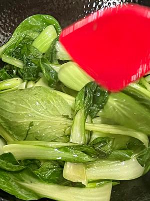家常土豆烧油菜的做法 步骤3