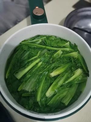 解决油麦菜的做法 步骤2