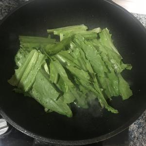 老下饭的蒜香油麦菜的做法 步骤5