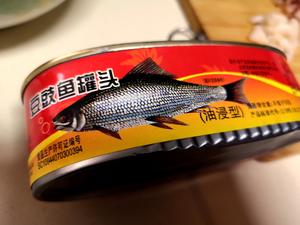 豆豉鱼炒油麦菜的做法 步骤3