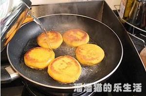 苦苣香菇玉米面贴饼子的做法 步骤18