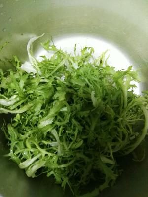 苦肠拌苦菊的做法 步骤2