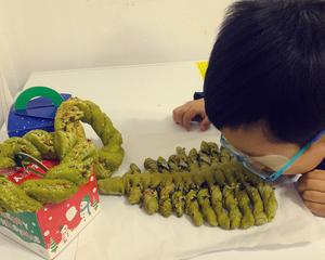 荠菜蒜香圣诞树和椰蓉红枣花环面包的做法 步骤15