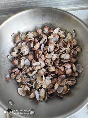 荠菜猪肉饺子，荠菜蛤蜊肉饺子（两种饺子馅拌馅方法）的做法 步骤5