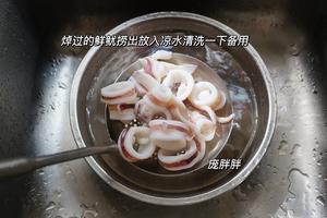 简单快手菜：蒜苗爆炒鲜鱿鱼、超级下饭呀！的做法 步骤6