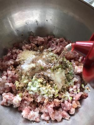 荠菜鲜肉水饺的做法 步骤7