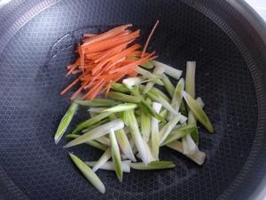 青蒜炒猪肚的做法 步骤5
