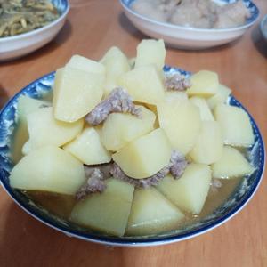 家常美食，豆腐干炒蒜苗的做法 步骤5