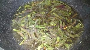香椿芽炒蛋的做法 步骤4