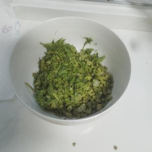 香椿炒蛋，好吃下饭的做法 步骤3