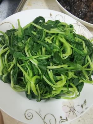 夏季必备冷菜—马兰头香干的做法 步骤1