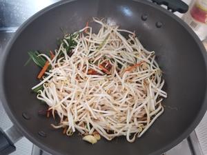 炒豆芽的做法 步骤4