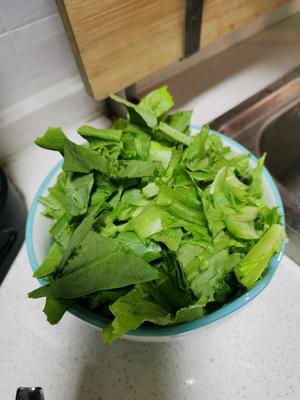 花椒芽（香椿芽）油泼面的做法 步骤2