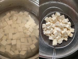 香椿拌豆腐季节菜凉拌香椿 开胃凉拌菜的做法 步骤3