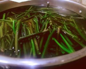 贵州小炒—干豆豉蕨菜的做法 步骤3