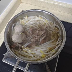 特色健身减脂餐丨豆芽牛肉汤的做法 步骤7