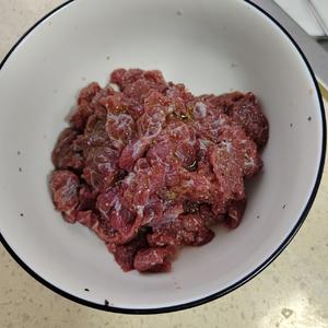 特色健身减脂餐丨豆芽牛肉汤的做法 步骤4