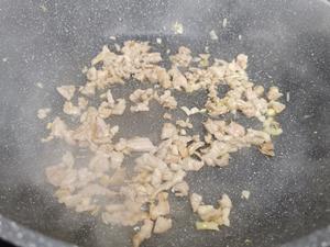 豆芽青椒炒肉的做法 步骤6