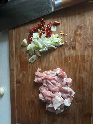 黄豆芽炖粉条的做法 步骤2