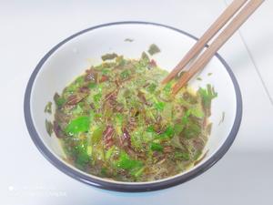 春天的味道，时令美食～香椿炒鸡蛋的做法 步骤3