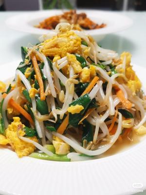 韭菜炒豆芽的做法 步骤4