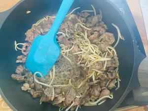 减脂小白的三丝豆芽炒牛肉的做法 步骤8