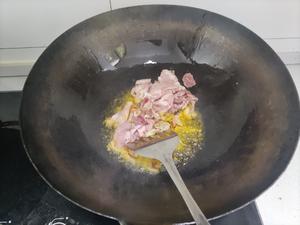 肉炒黄豆芽的做法 步骤3