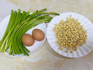 蒜苔鸡蛋炒黄豆芽，入味又下饭的做法 步骤1