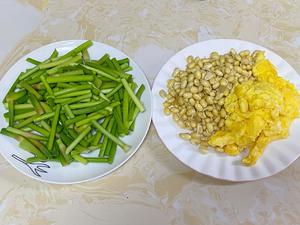 蒜苔鸡蛋炒黄豆芽，入味又下饭的做法 步骤4