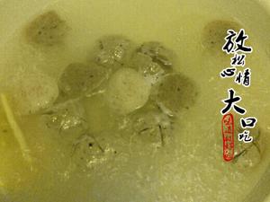 西洋菜滚肉丸汤的做法 步骤3