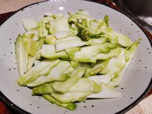 儿菜炒腊肉的做法 步骤2