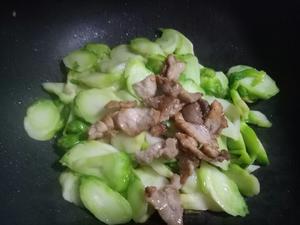 芥菜头炒肉的做法 步骤7