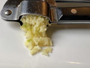 茼蒿与炒饭的做法 步骤11