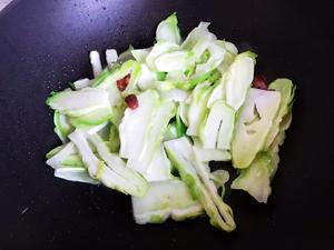 小米椒腊肠儿菜油豆腐的做法 步骤11