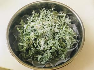 粉蒸茼蒿/芹菜叶的做法 步骤7