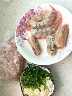 快手～茼蒿猪肉鲜虾饺子的做法 步骤2