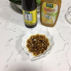 蒜蓉拌菠菜+太太乐鲜鸡汁芝麻香油的做法 步骤5