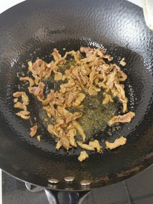 芦蒿炒肉丝的做法 步骤6